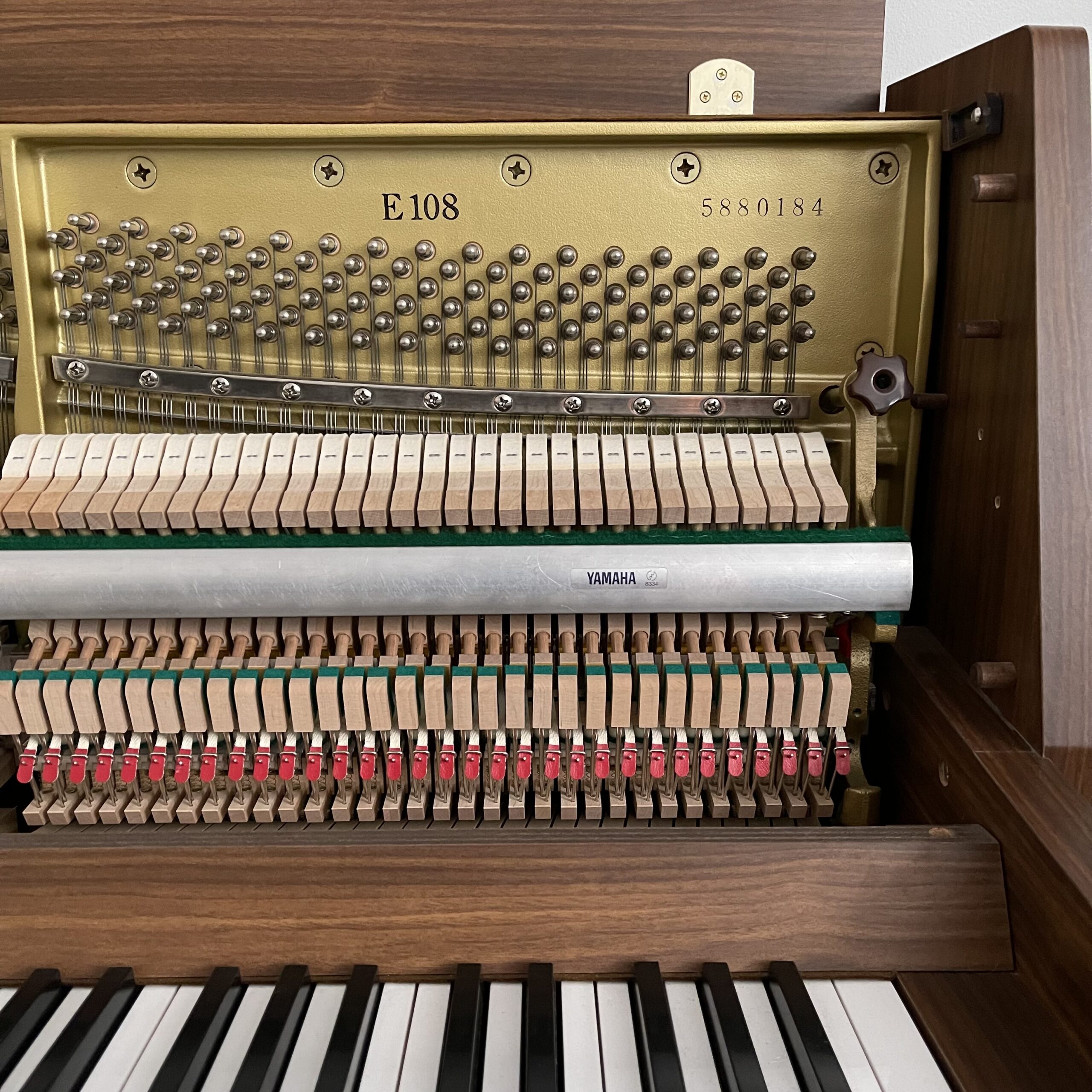 A Yamaha E108 Upright Piano - Image 4