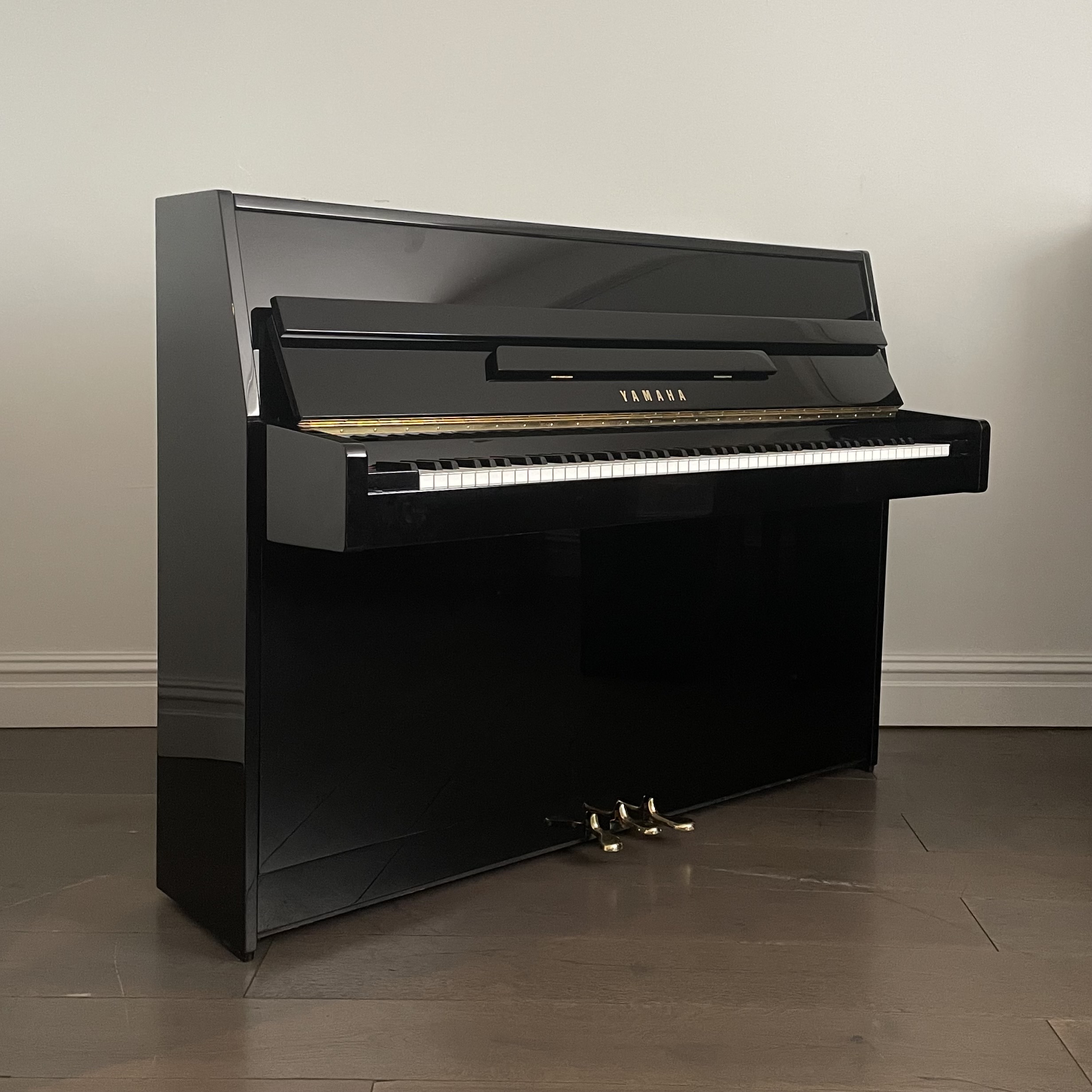 A Yamaha C110 Upright Piano - Image 6