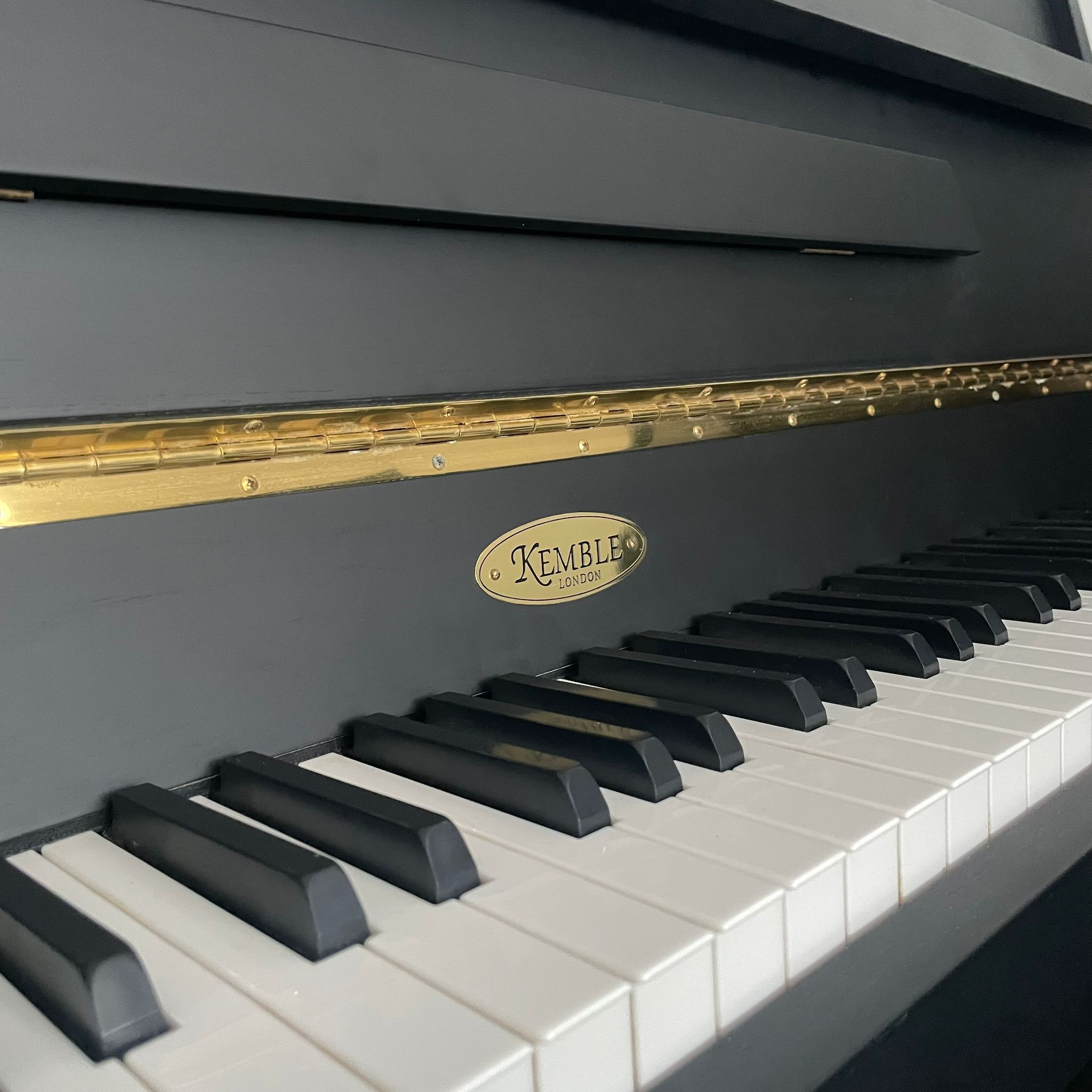 A Kemble Painted 7 Octaves Upright Piano - Image 2