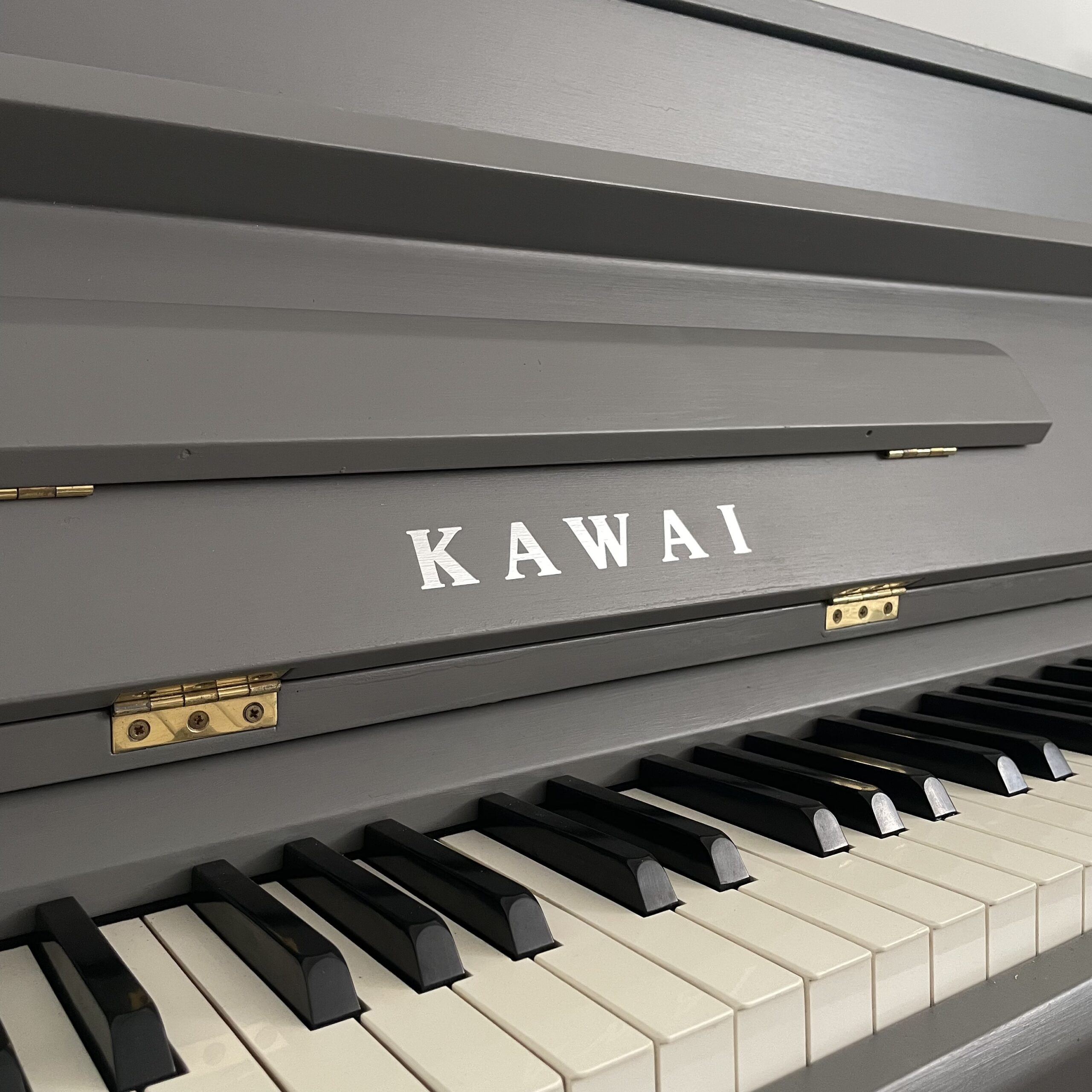 A Kawai 5 Octave Painted Piano - Image 4