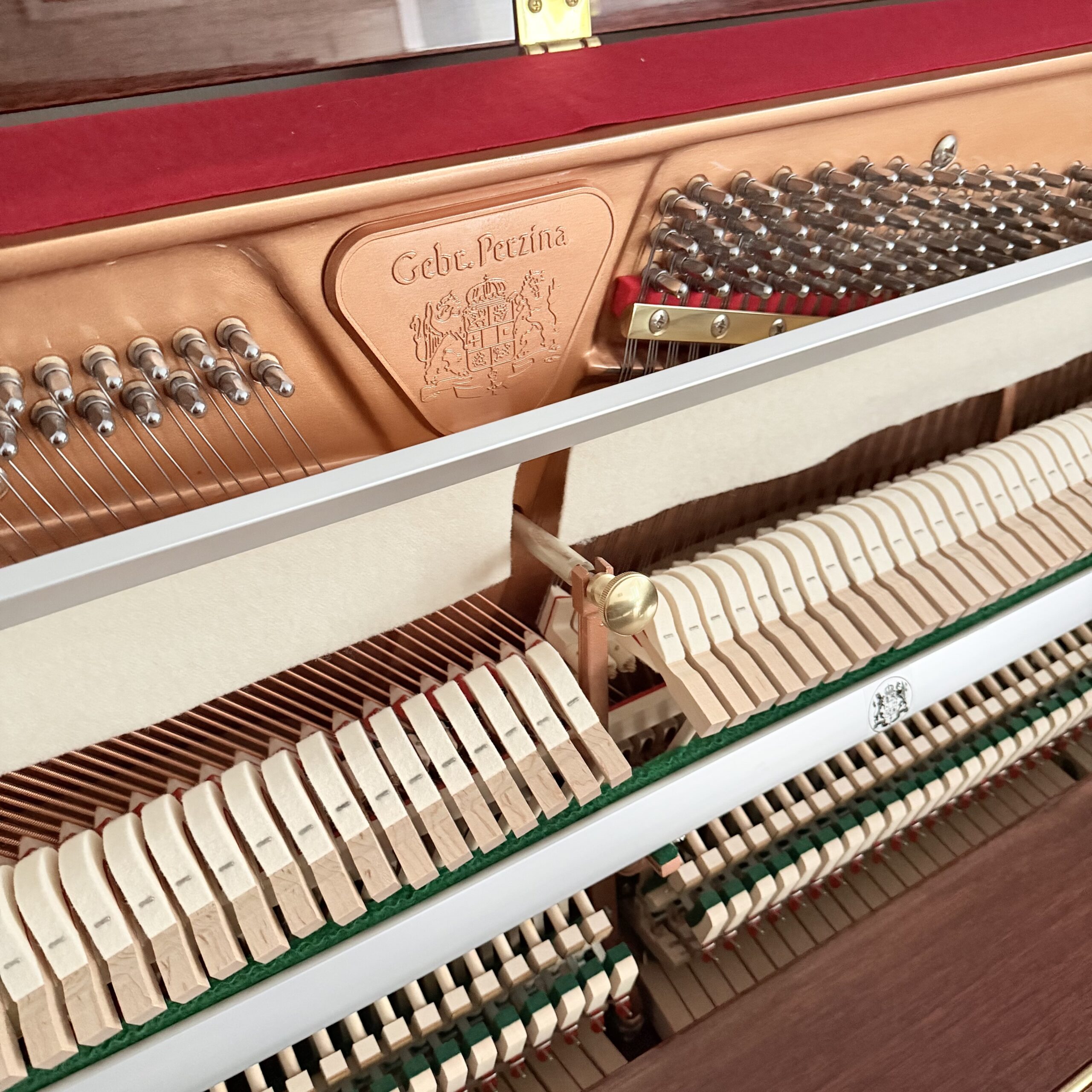 Gabe. Perzina GP112 Upright Piano - Image 3